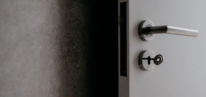 Front Door Handle Repair And Installation in Foothill Farms, CA